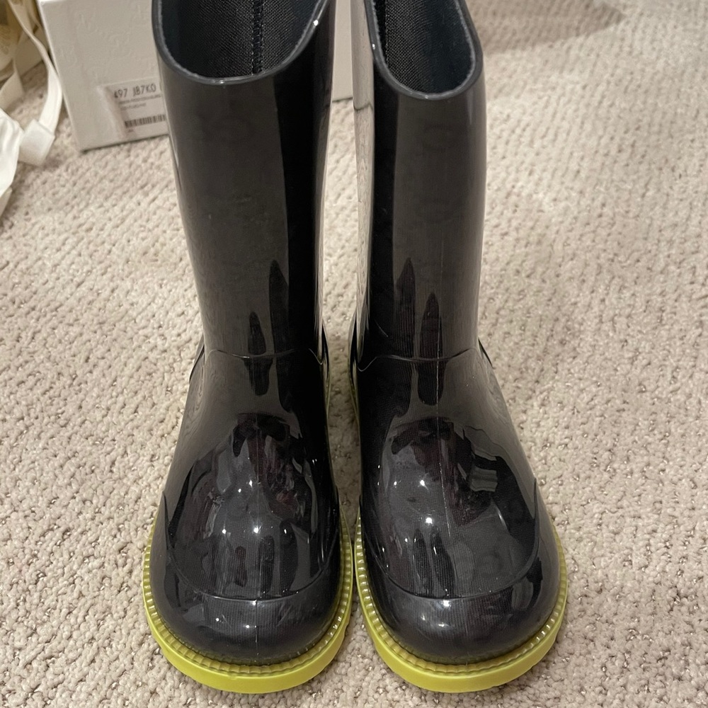 100% Authentic Gucci Rainboots